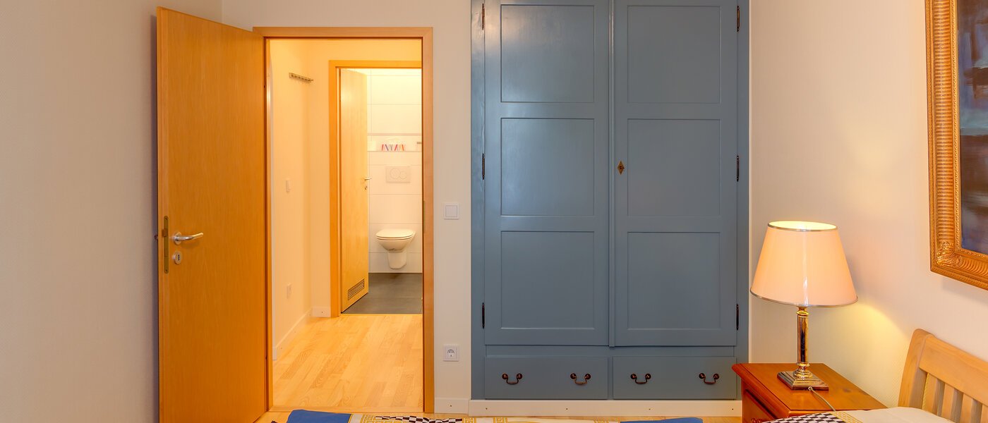 apartment München Neuhausen 03 sleeping area 10045