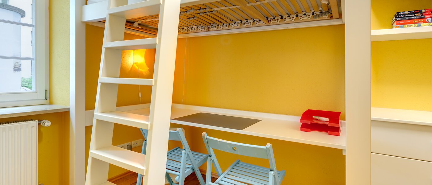 apartment with garden 	 München Schwabing-West (rund um den Bonner Platz) 02 children's room 10060