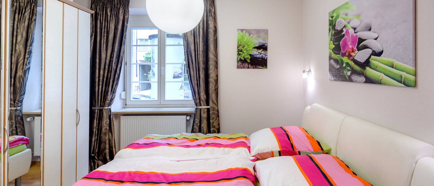 apartment with garden 	 München Schwabing-West (rund um den Bonner Platz) 01 sleeping area 10060