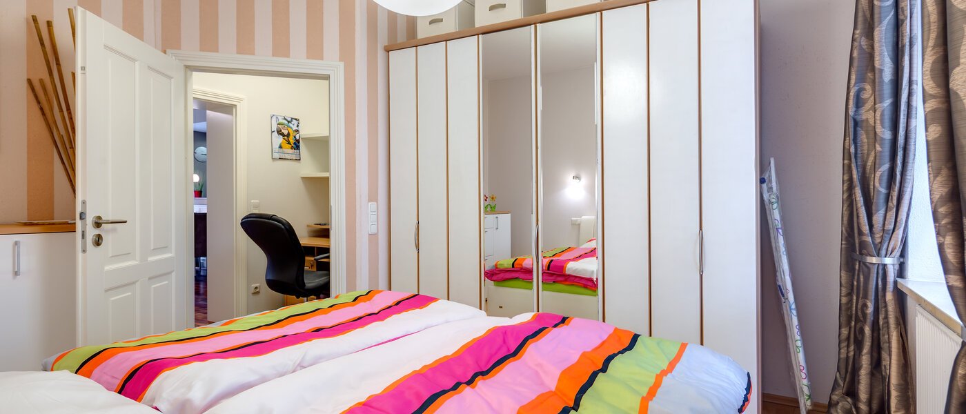 apartment with garden 	 München Schwabing-West (rund um den Bonner Platz) 03 sleeping area 10060