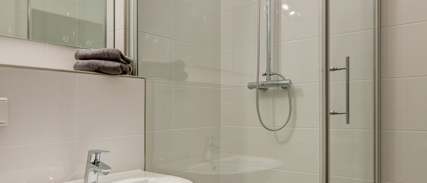 apartment München Haidhausen 02 bathroom 10075