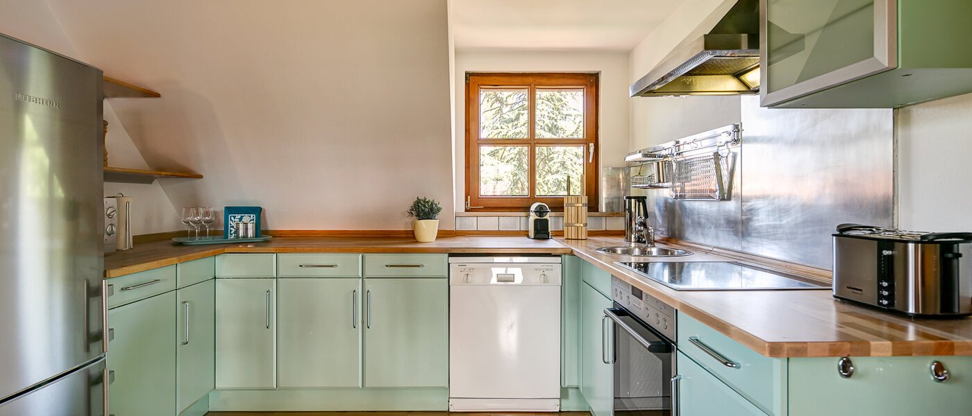 attic apartment München Obermenzing 02 kitchen 10079
