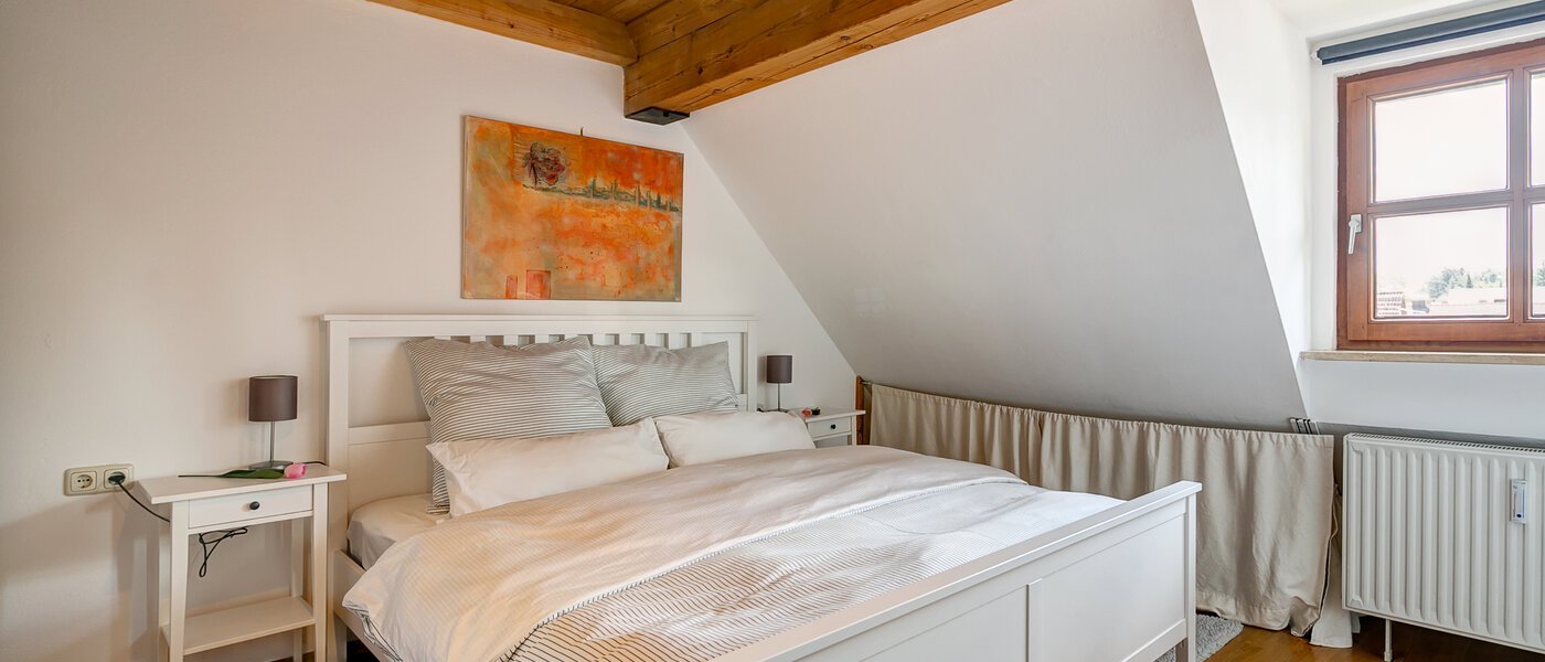 attic apartment München Obermenzing 01 sleeping area 10079
