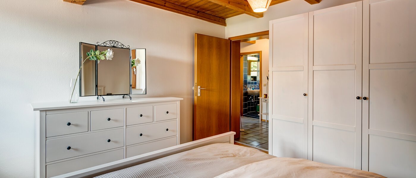 attic apartment München Obermenzing 03 sleeping area 10079