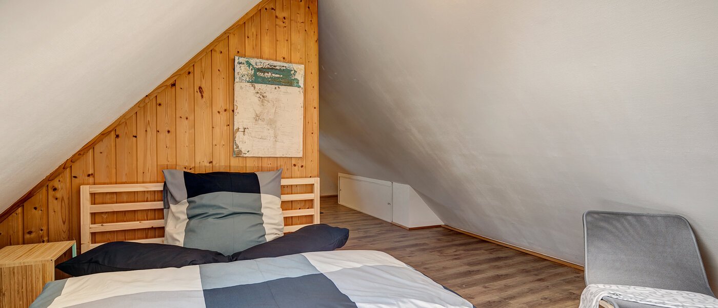 attic apartment München Obermenzing 02 2. sleeping area 10079