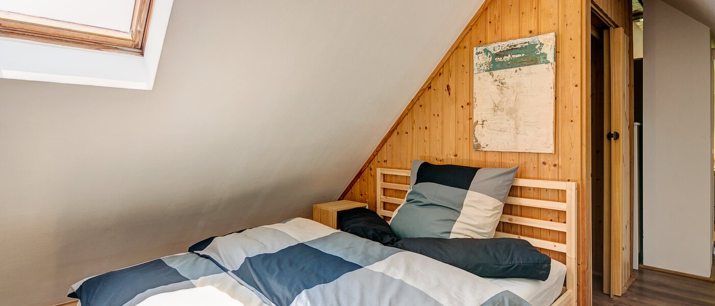 attic apartment München Obermenzing 03 2. sleeping area 10079