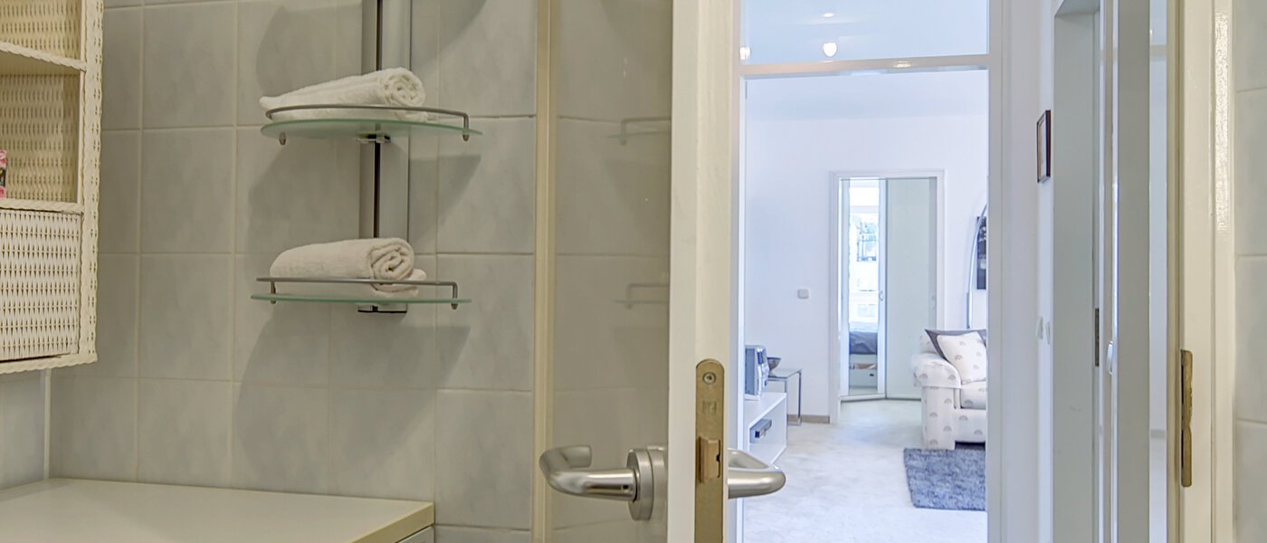 apartment München Neuhausen 04 bathroom 10124