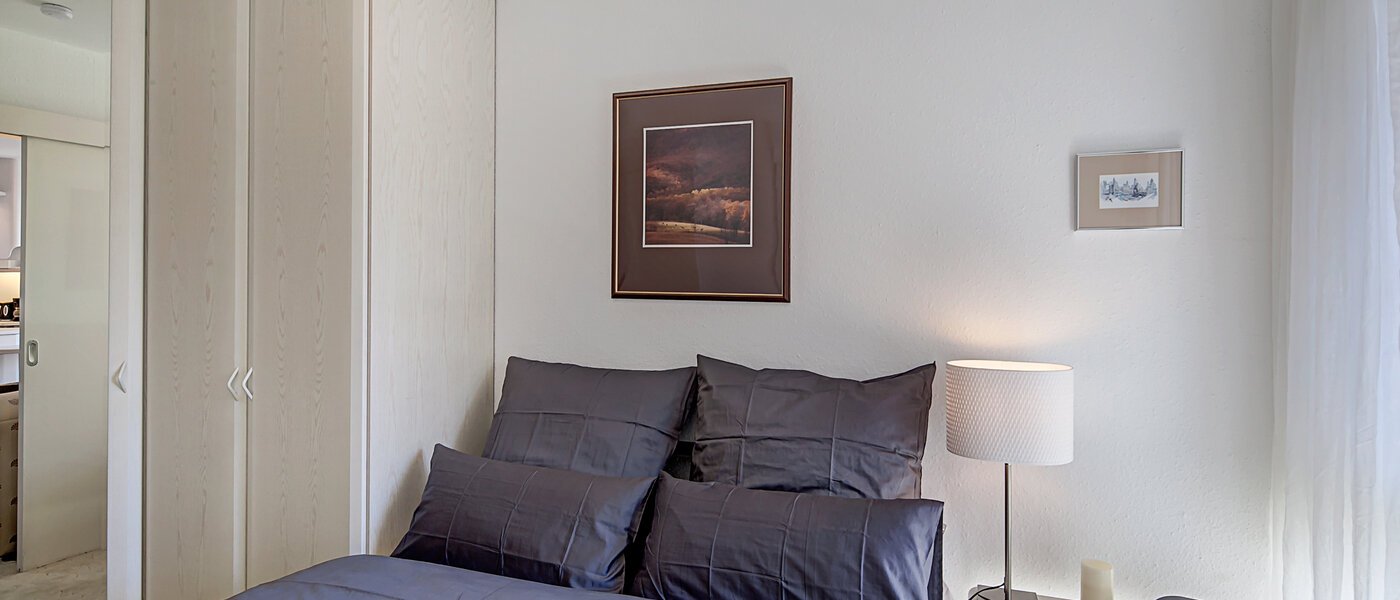 apartment München Neuhausen 03 sleeping area 10124