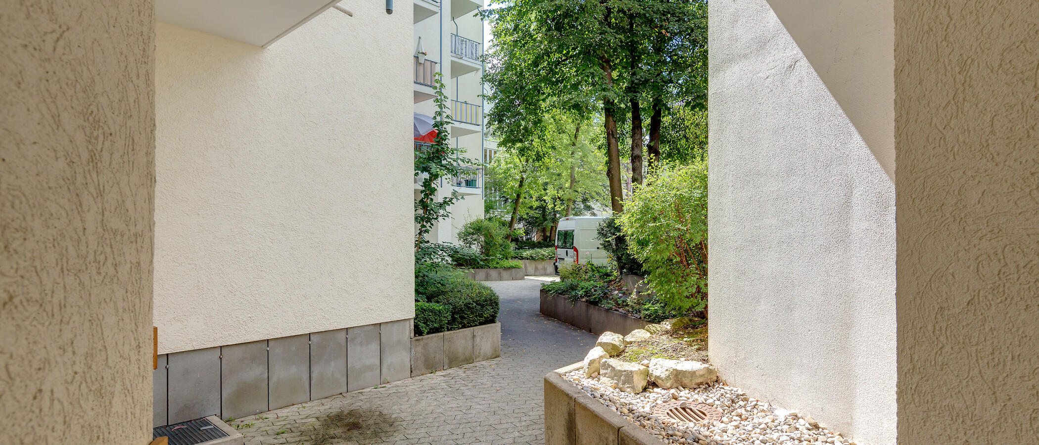 apartment München Schwabing-West 01 inner courtyard  10148