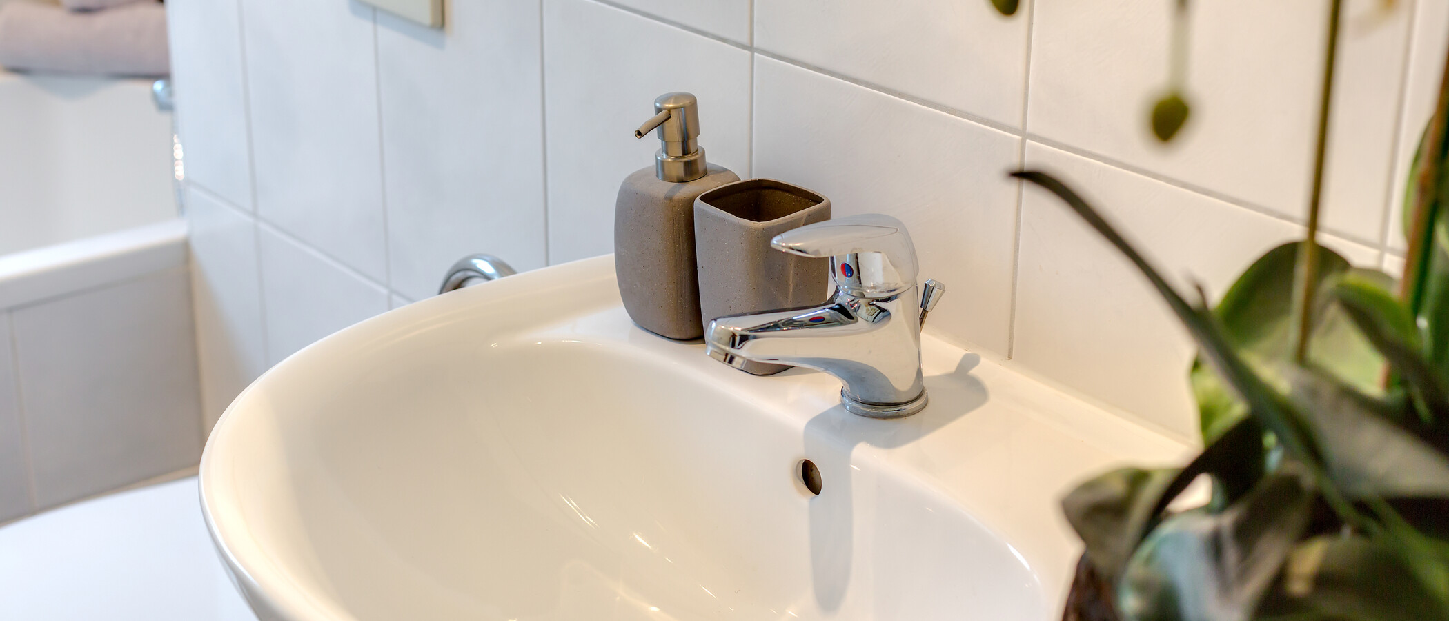 apartment München Neuhausen 02 bathroom 10160