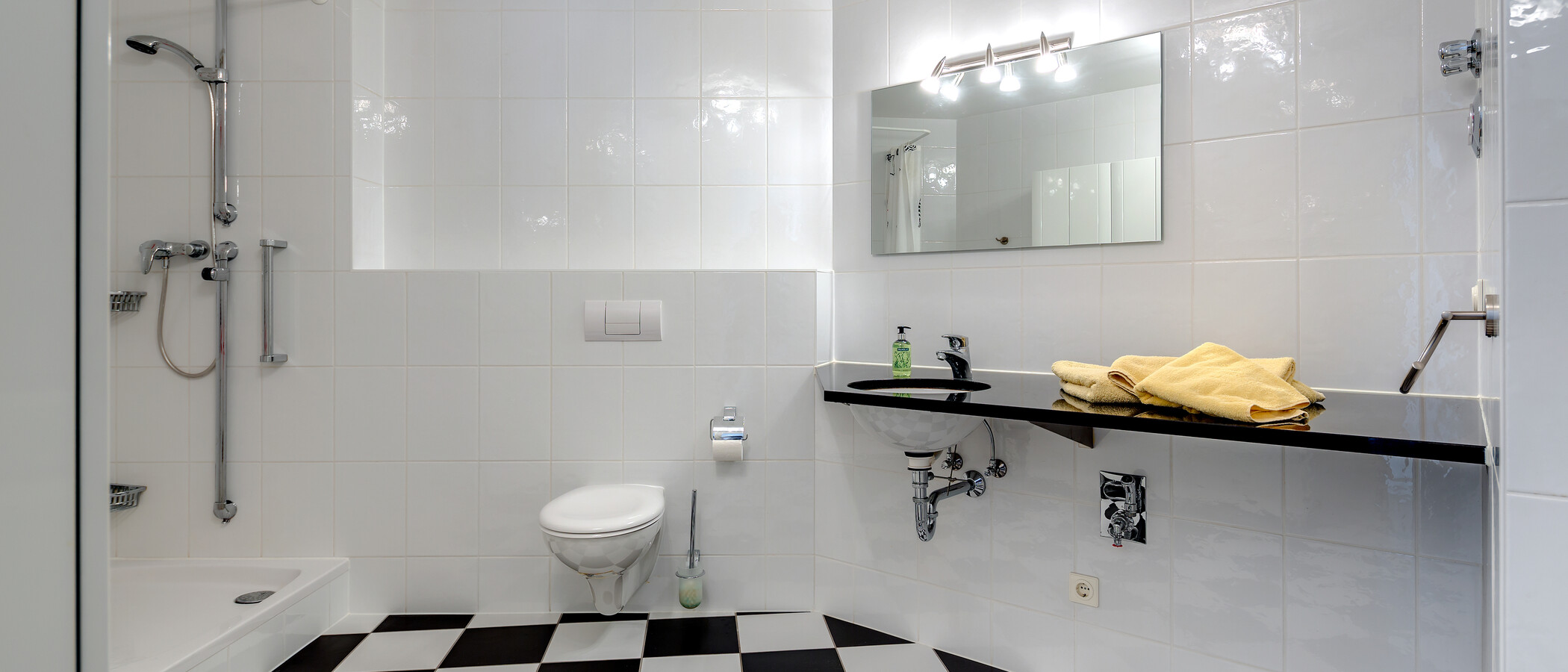 apartment München Schwabing-West (rund um den Hohenzollernplatz) 01 bathroom 10172