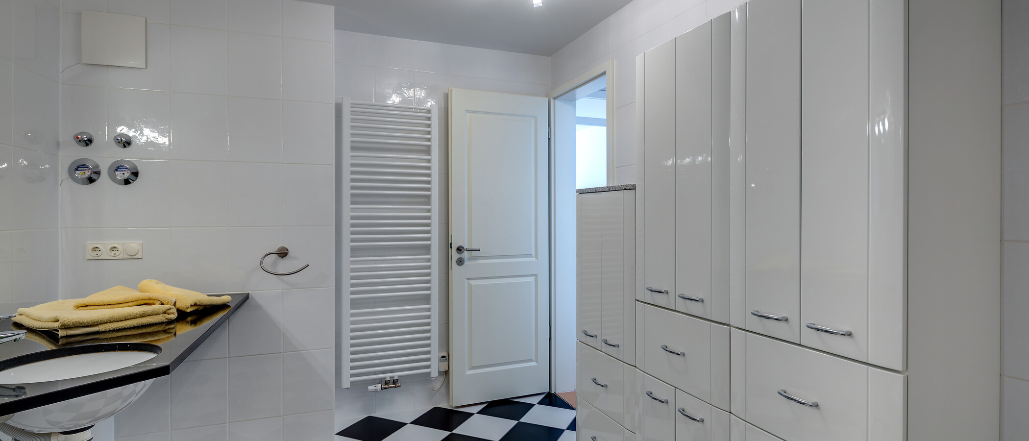 apartment München Schwabing-West (rund um den Hohenzollernplatz) 03 bathroom 10172