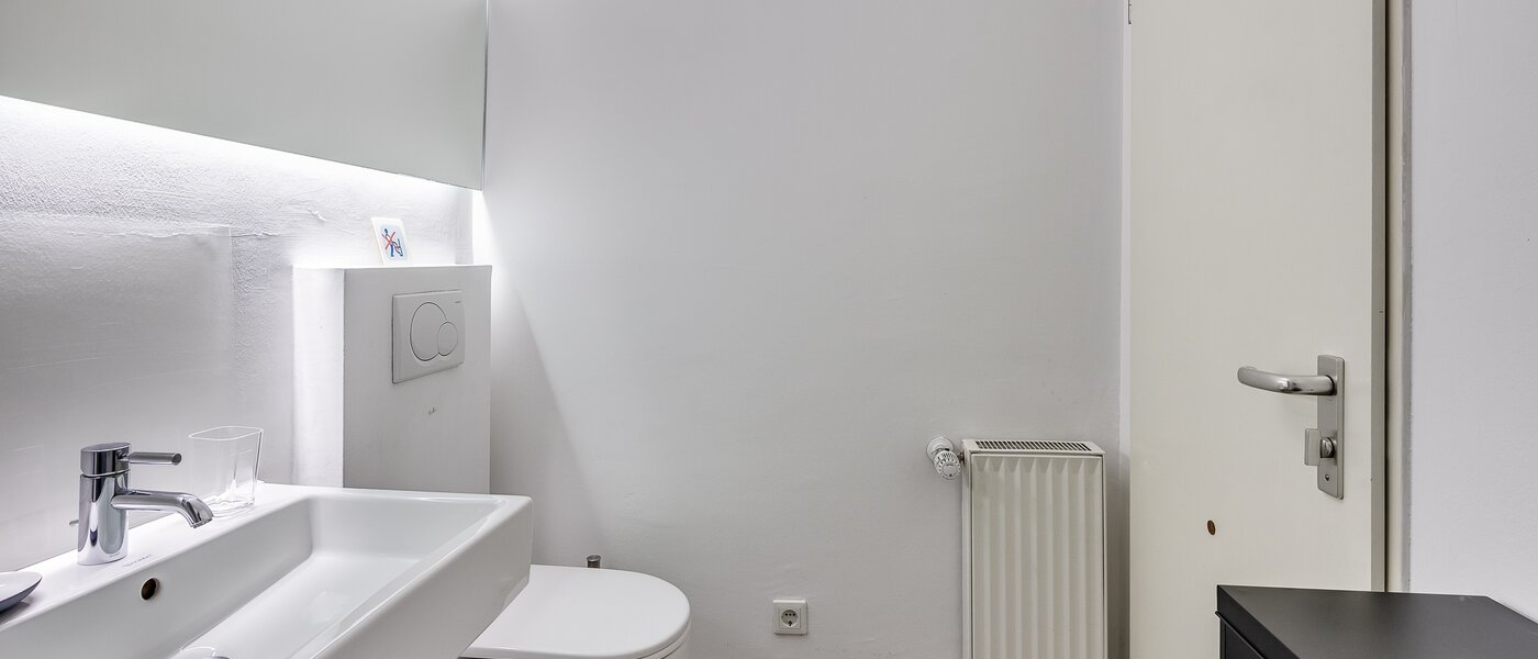 apartment München Schwabing-West (rund um den Hohenzollernplatz) 03 bathroom 10175