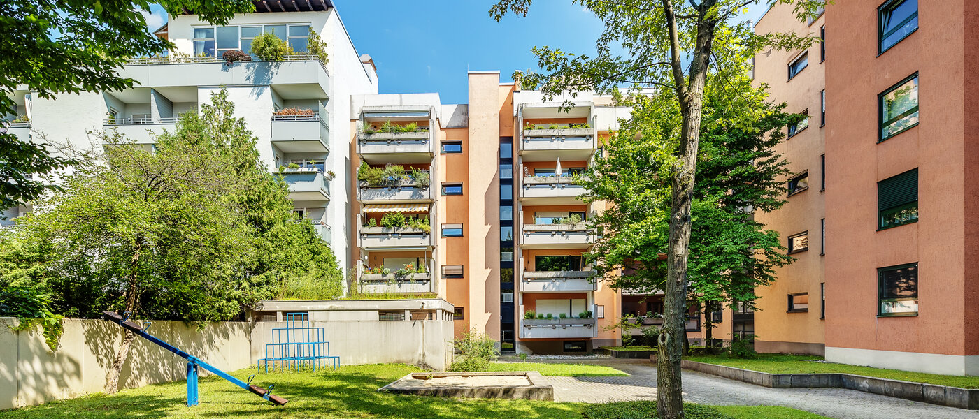 apartment München Schwabing-West (rund um den Hohenzollernplatz) 02 inner courtyard  10175
