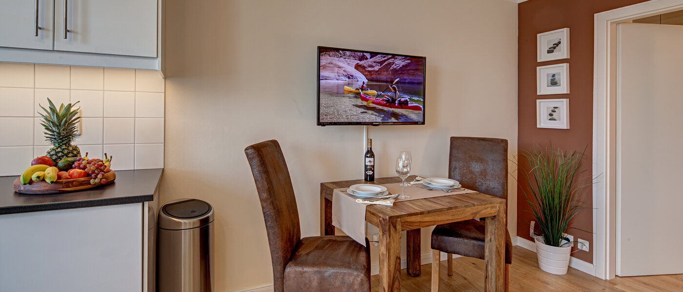 apartment München Neuhausen 03 living room 10177