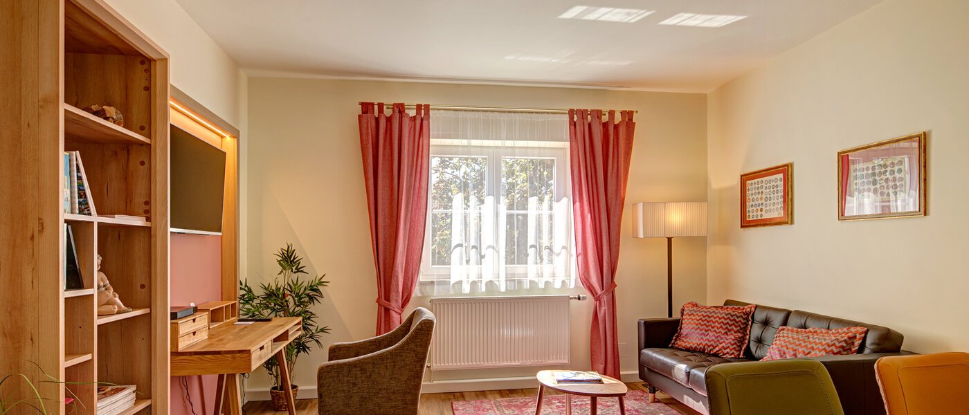 apartment München Westpark 02 living room 10184