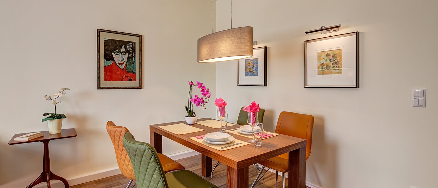 apartment München Westpark 05 living room 10184