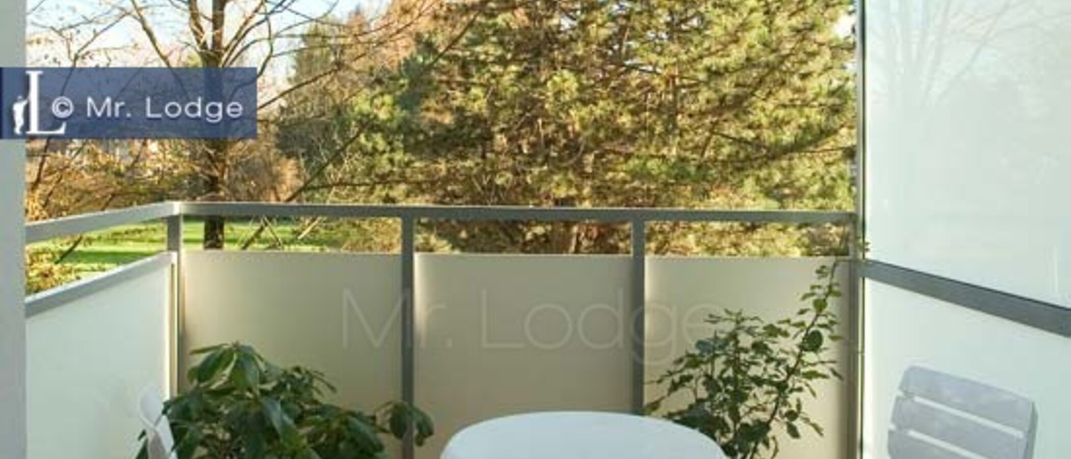 studio München Arabellapark 01 balcony 1023