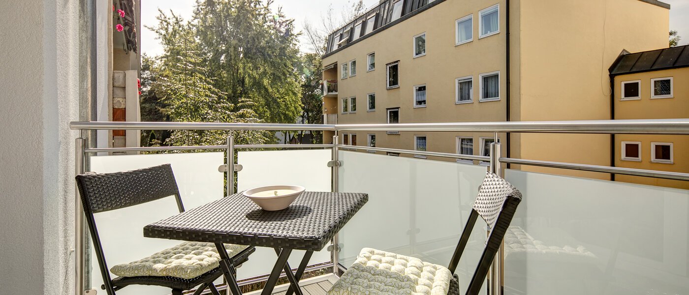 studio München Moosach 01 balcony 10242