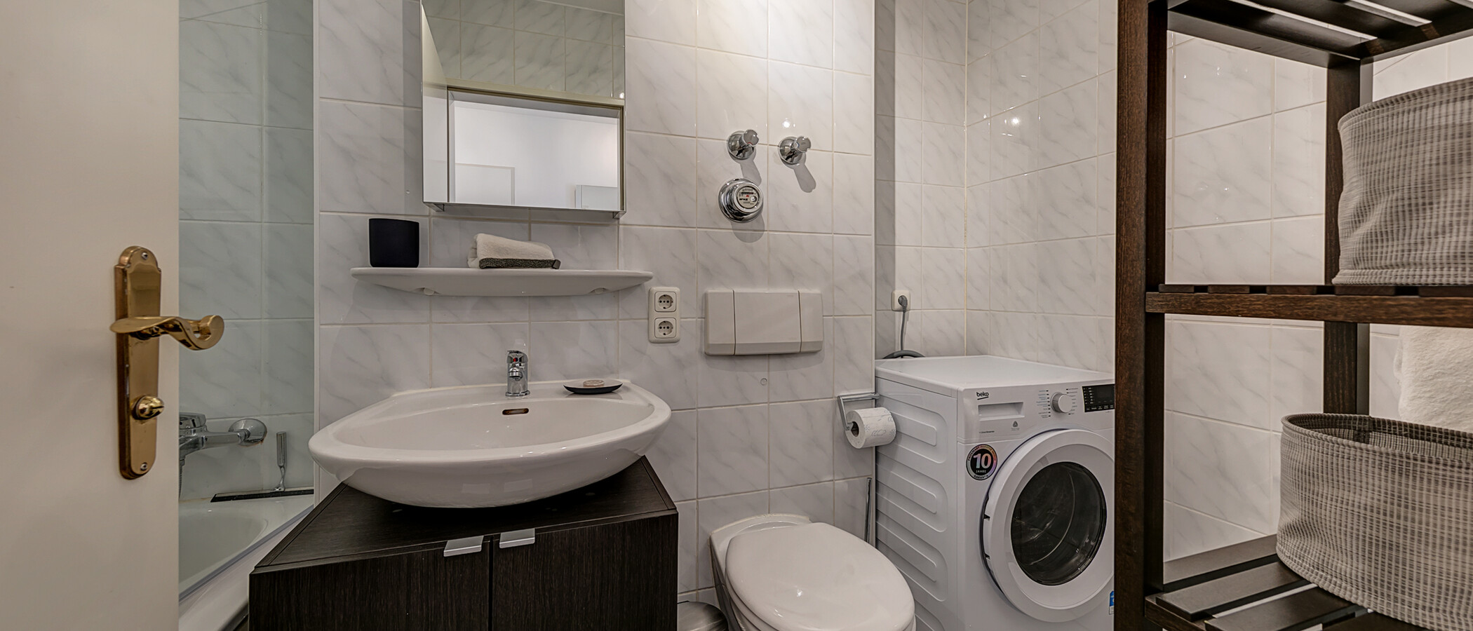 apartment Neubiberg 01 bathroom 10247