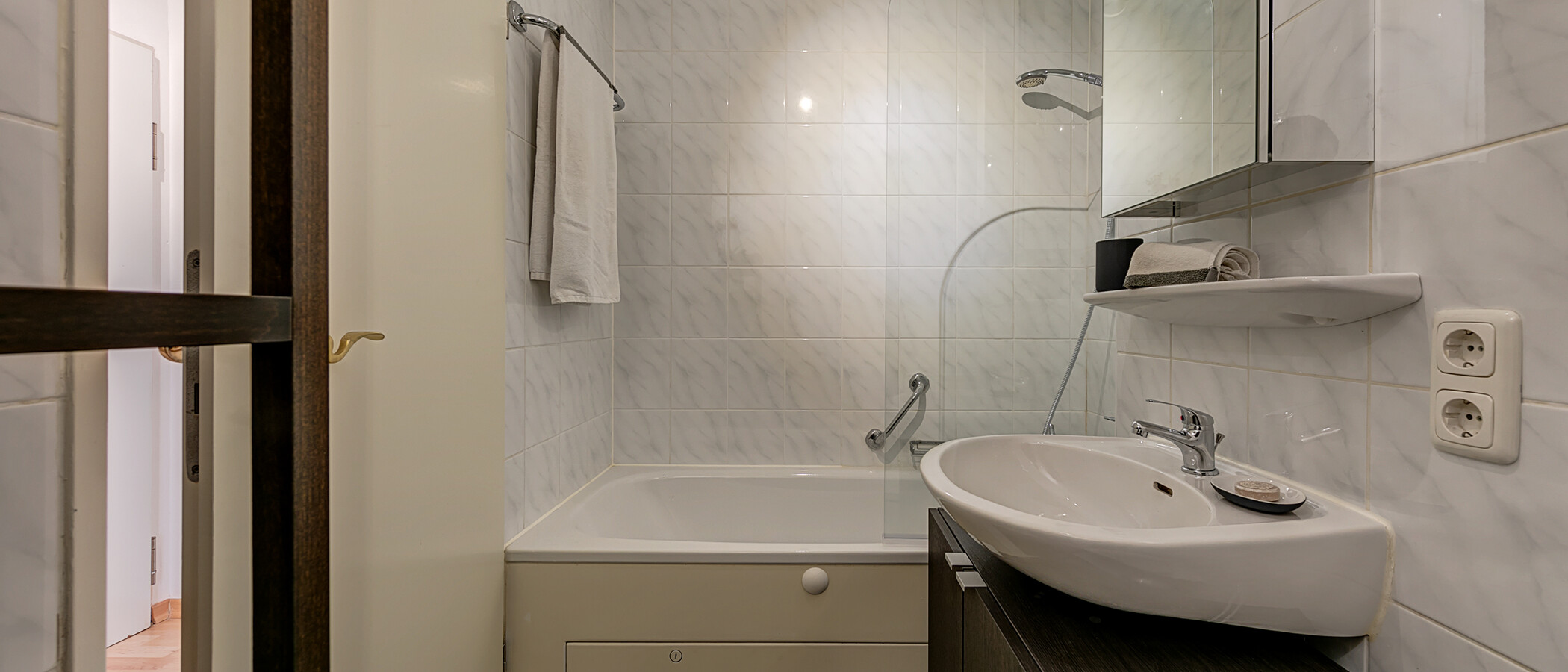 apartment Neubiberg 02 bathroom 10247