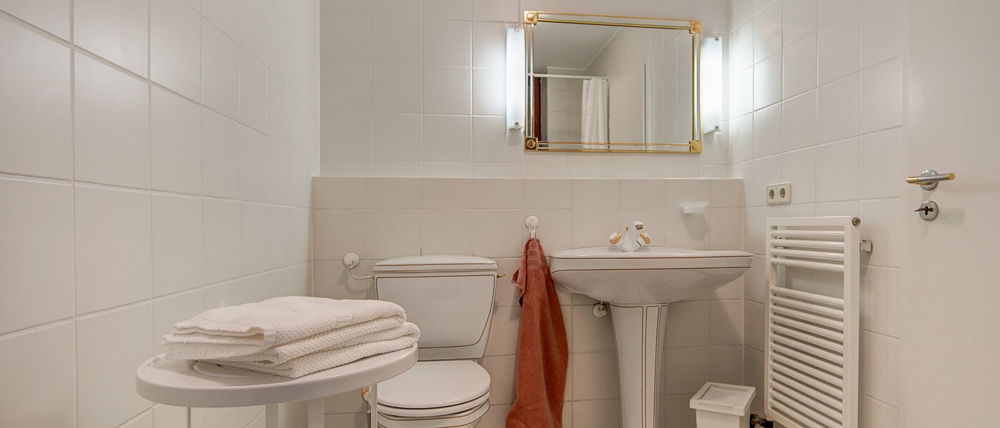 apartment München Harlaching 02 bathroom 10257