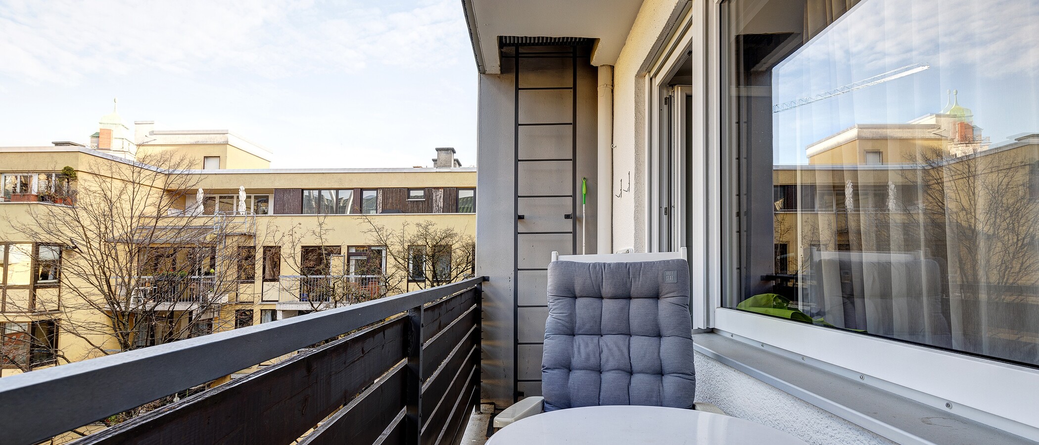 studio München Maxvorstadt 02 balcony 10269