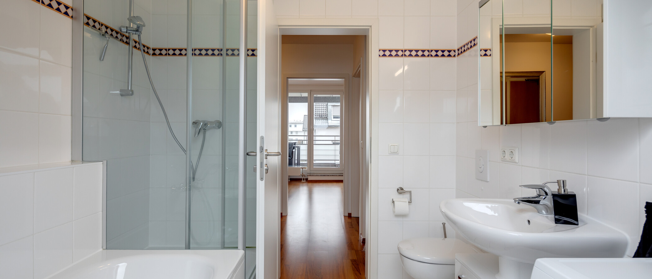 attic apartment München Trudering 03 bathroom 10283
