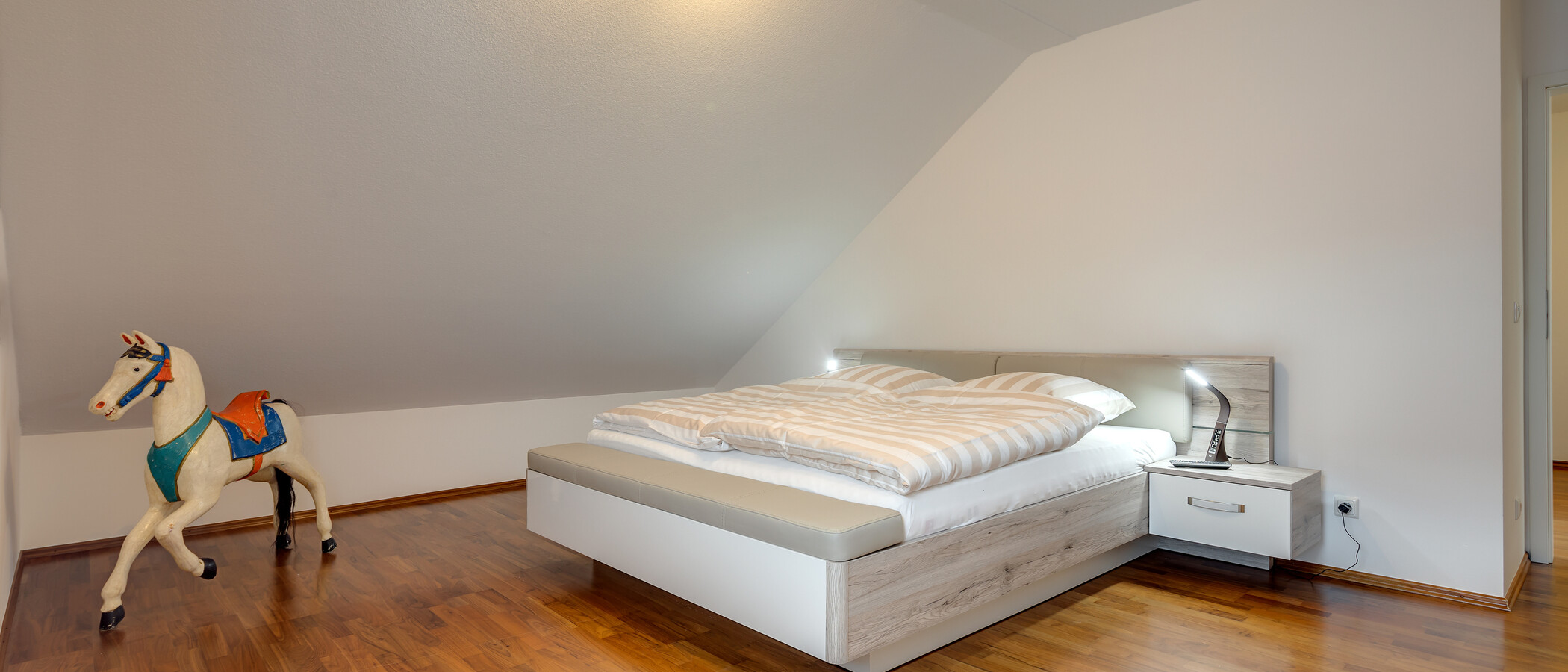 attic apartment München Trudering 01 sleeping area 10283