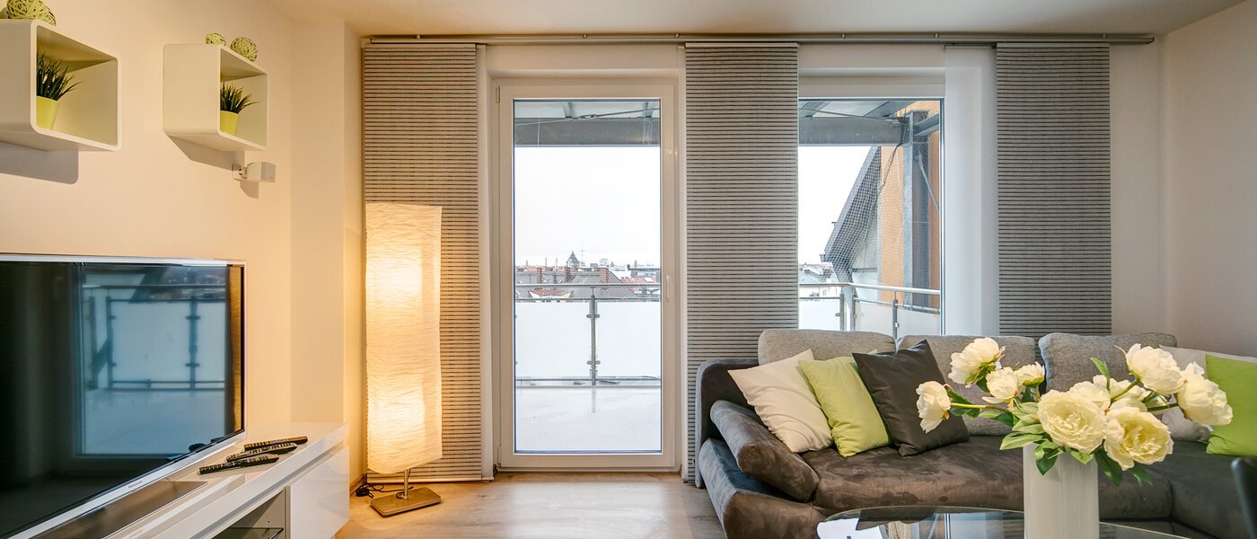 apartment München Ludwigsvorstadt 02 living room 10286