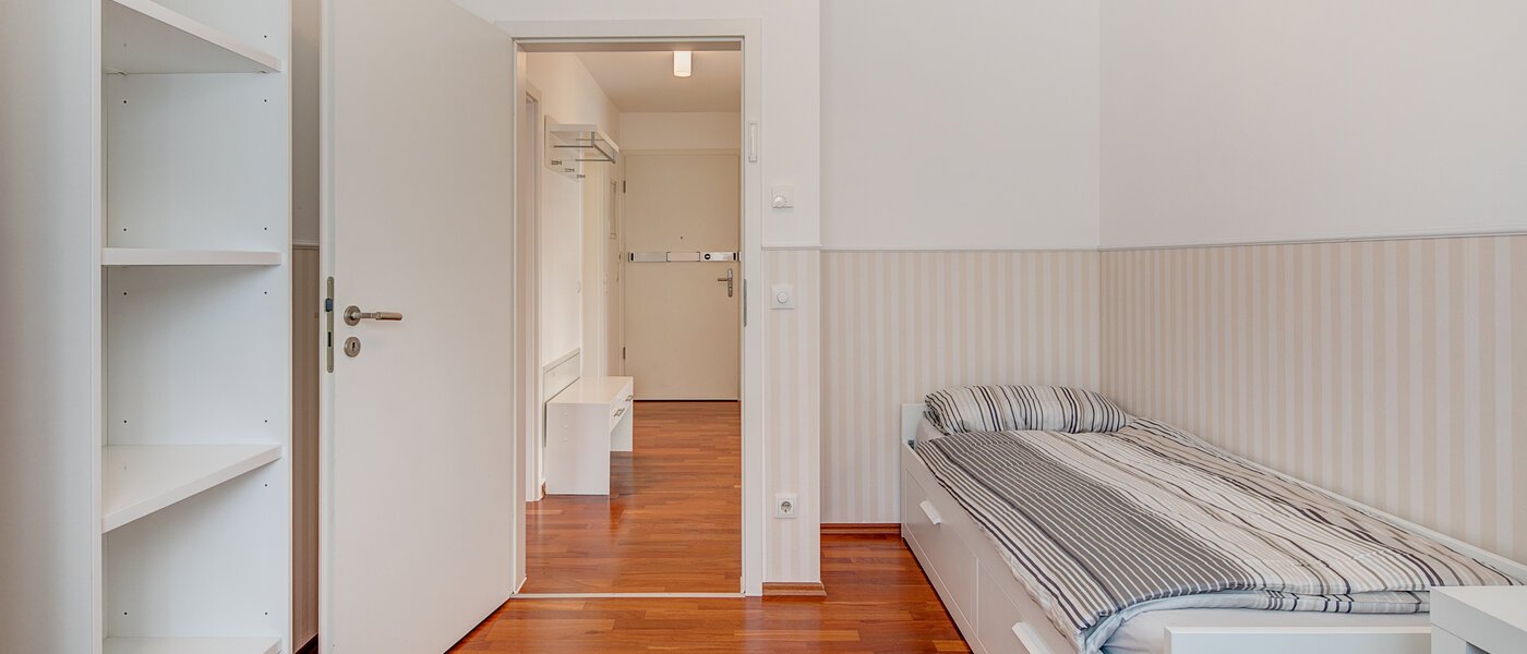 apartment München Obermenzing 01 2. sleeping area 10294