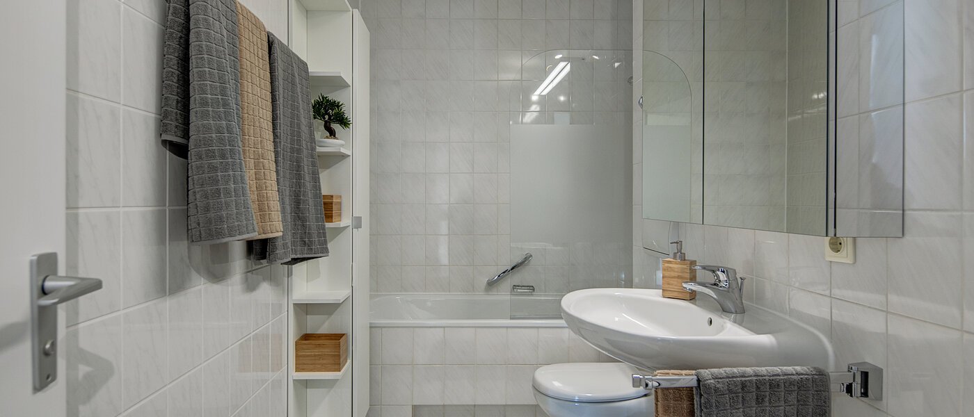 apartment München Oberföhring 01 bathroom 10330