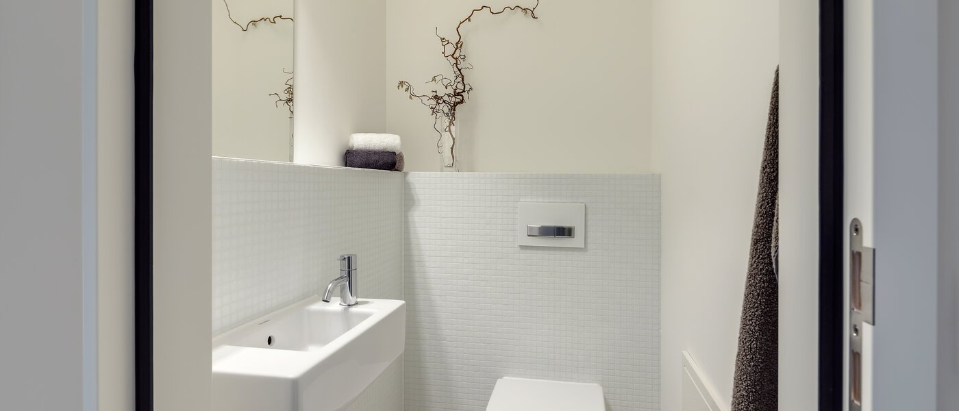 apartment München Nymphenburg 01 separate toilet 10338