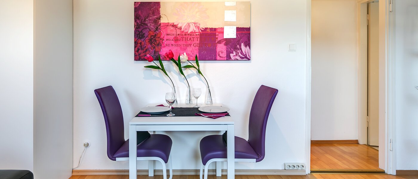 attic apartment München Maxvorstadt - Rund um den Josephplatz 05 living room 10347