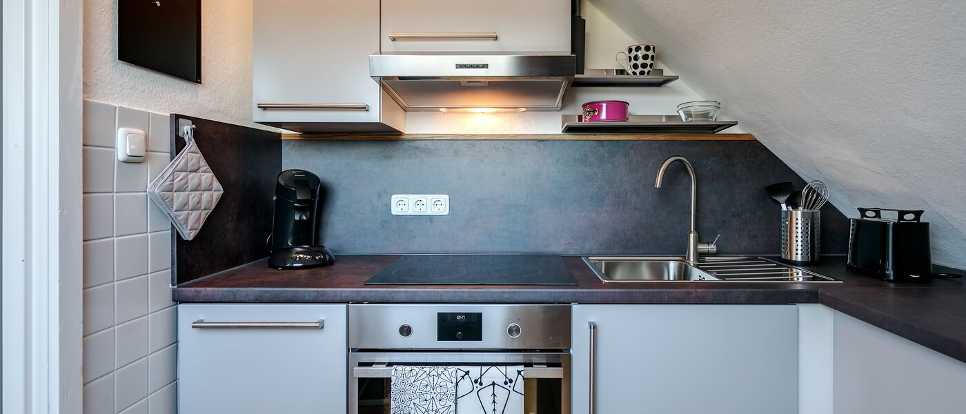 attic apartment München Maxvorstadt - Rund um den Josephplatz 01 kitchen 10347