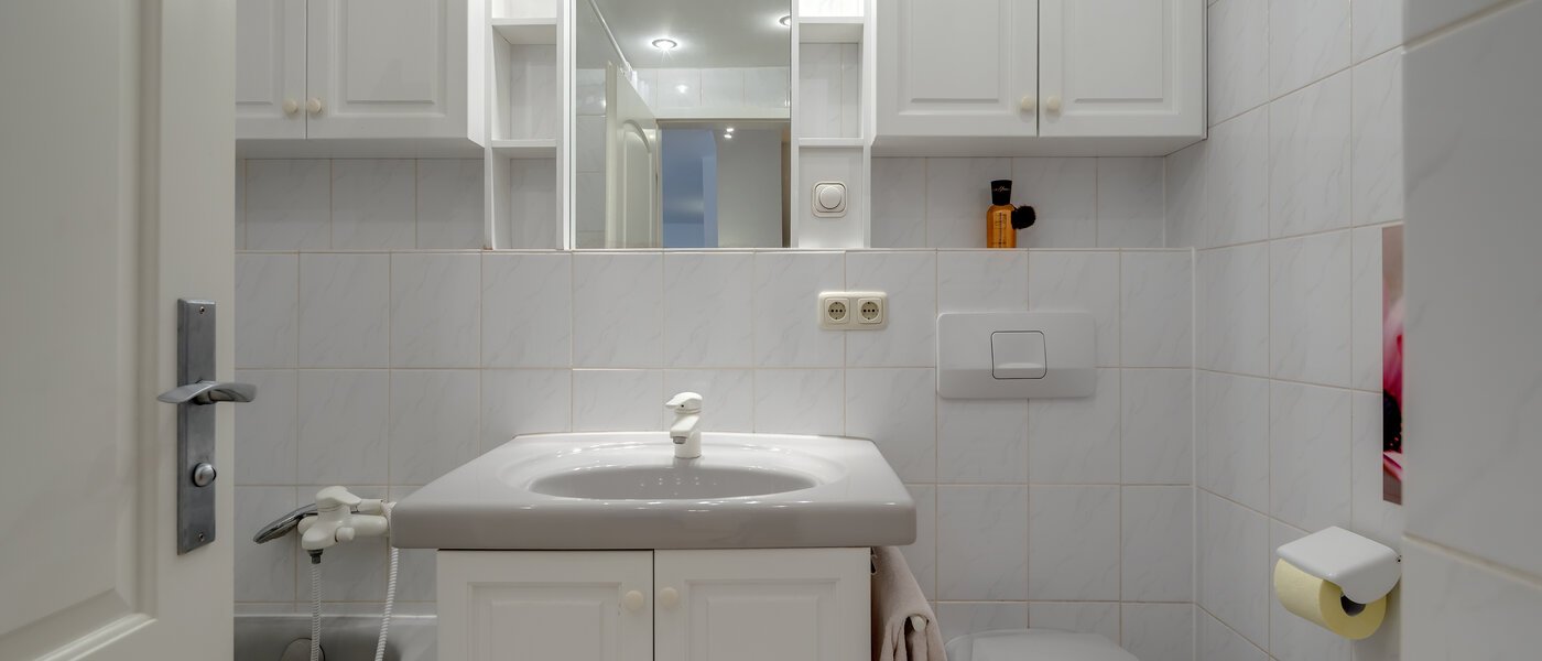 gallery apartment  München Fasangarten 01 bathroom 10367