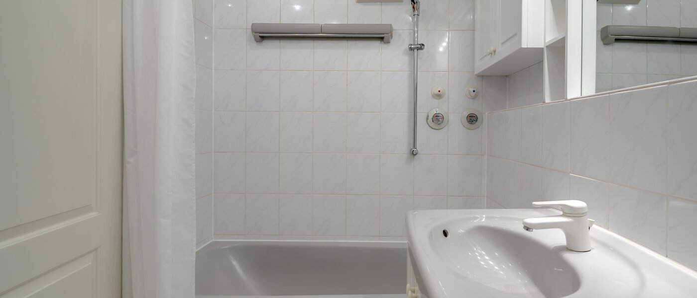 gallery apartment  München Fasangarten 02 bathroom 10367