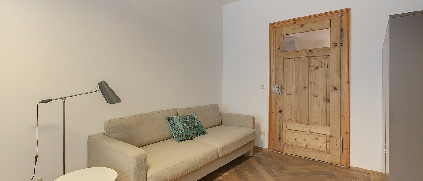 apartment München Lehel 02 office area 10369