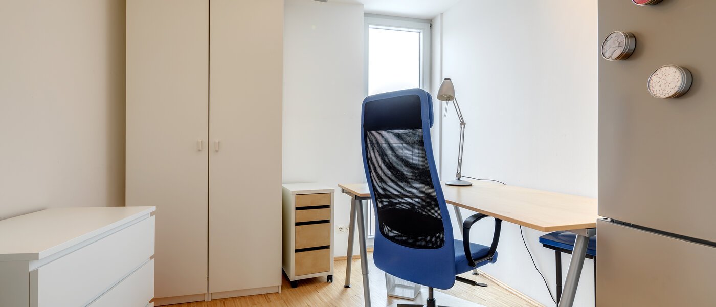 apartment München Obersendling 01 office area 10385