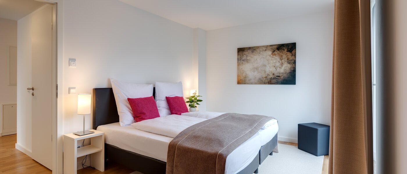 apartment München Am Hart 01 sleeping area 10406