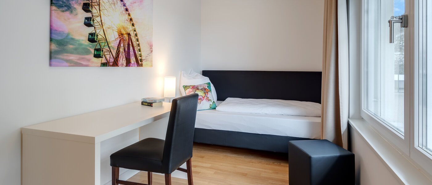 apartment München Am Hart 01 3. sleeping area 10406