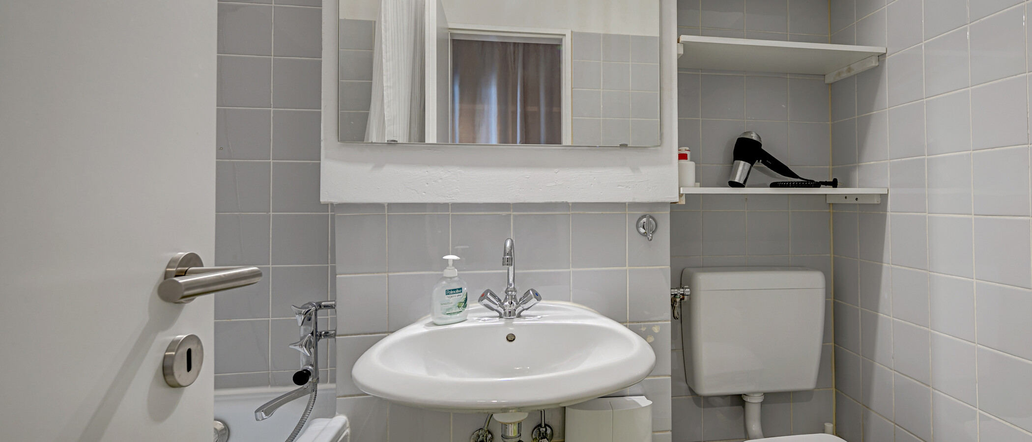 apartment München Schwanthalerhöhe 02 bathroom 10407