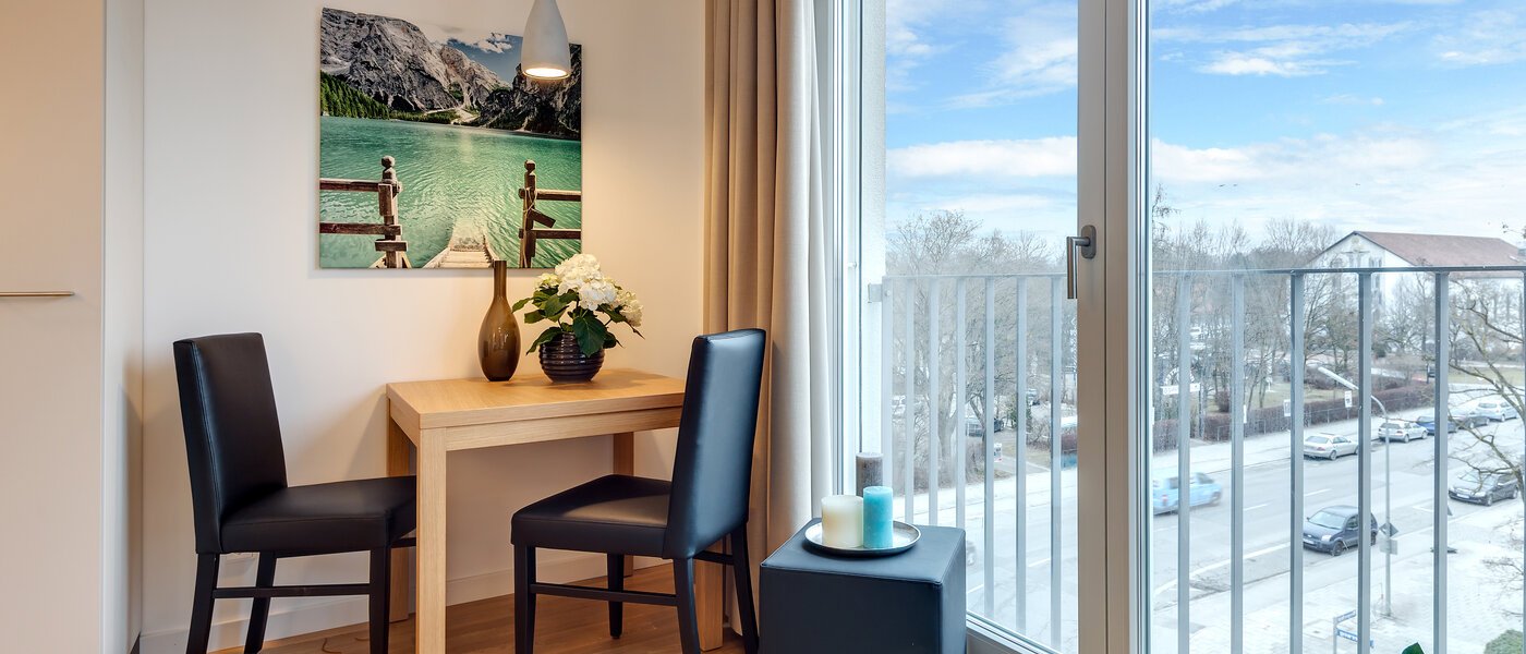 apartment München Am Hart 02 living room 10418