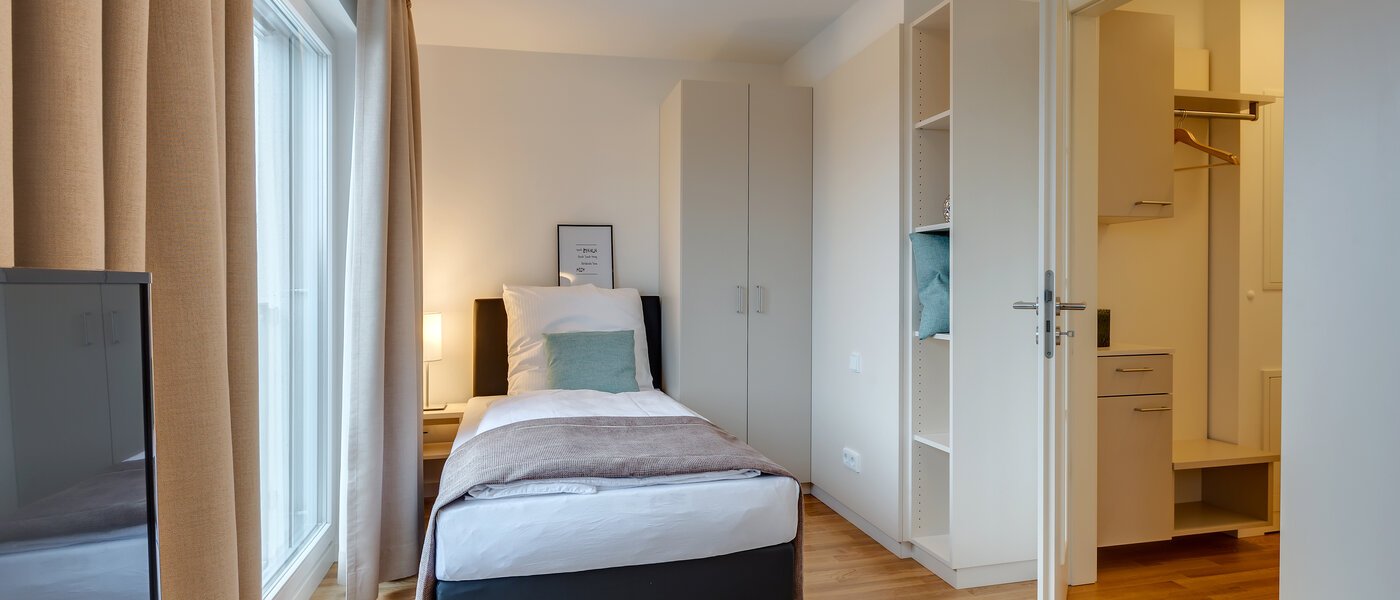 apartment München Am Hart 04 living room 10418