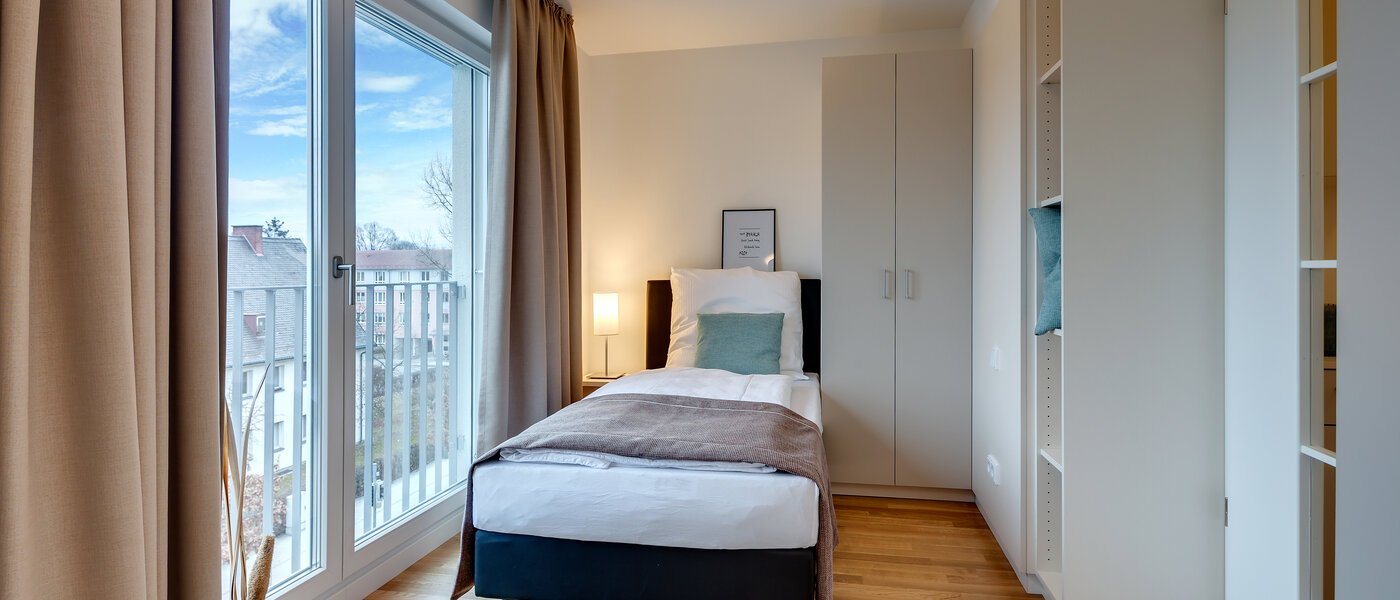 apartment München Am Hart 01 sleeping area 10418