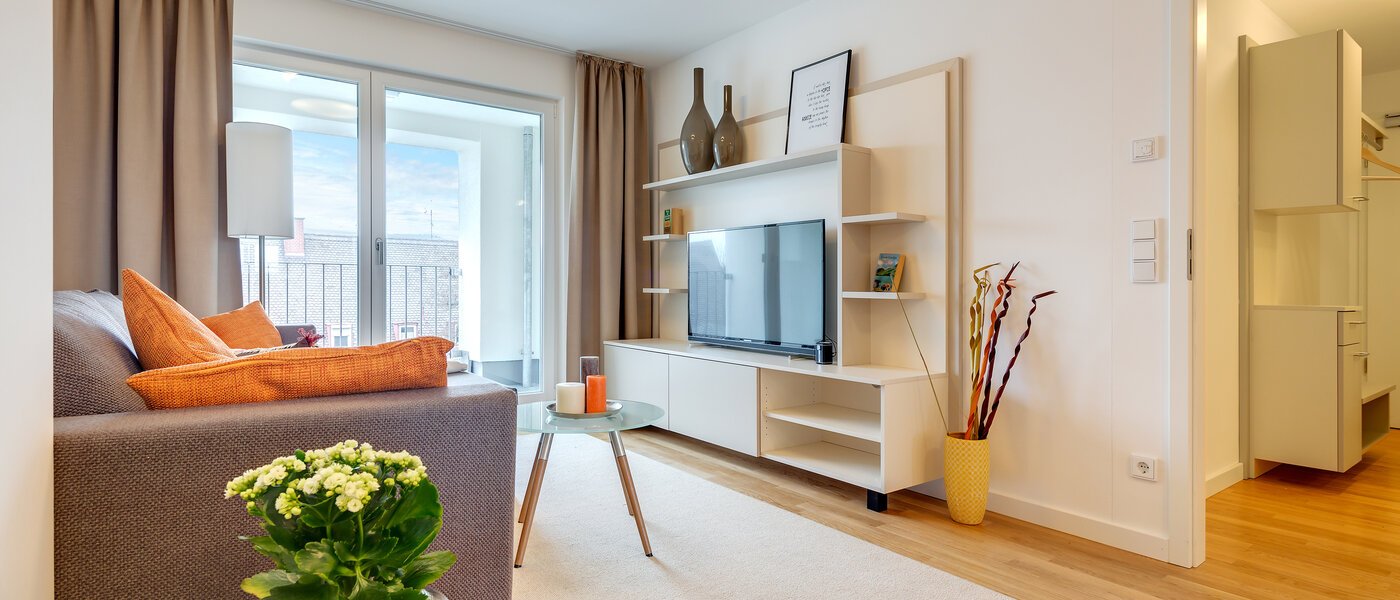 apartment München Am Hart 03 living room 10423