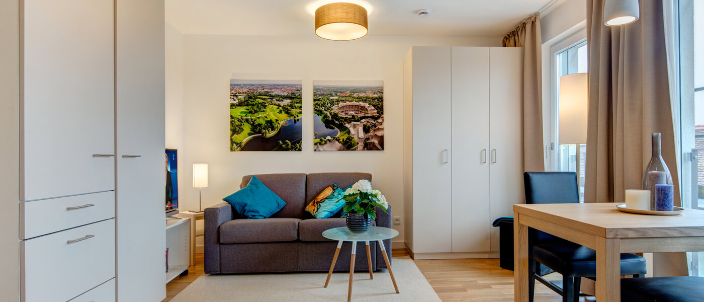 apartment München Am Hart 01 living room 10426