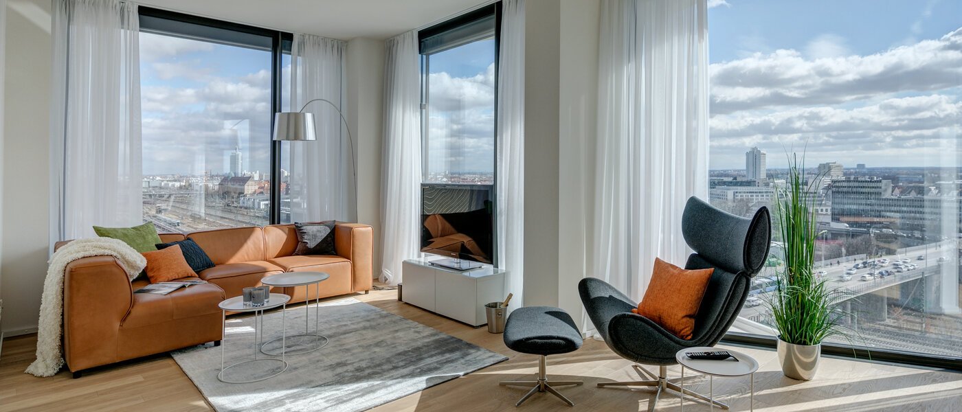 apartment München Nymphenburg 01 living room 10451