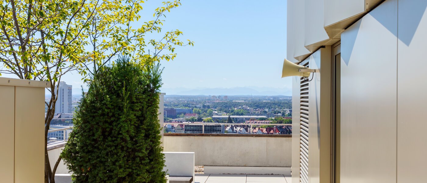 apartment München Nymphenburg 02 communal terrace 10455