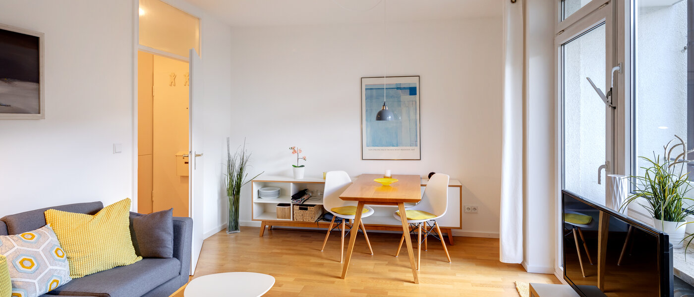 apartment München Schwabing-West (rund um den Hohenzollernplatz) 02 living area 10458